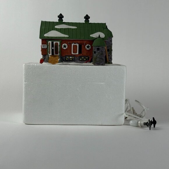 Department 56 New England Village Series 1993 Pennsylvania Dutch Barn Lighted Co - Picture 4 of 8